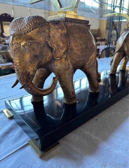 Konferenčný stolík so sklom - 16