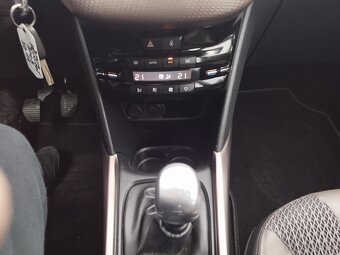 Peugeot 2008 Allure 1.6 HDI 88KW M6.2014 - 16