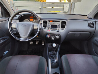 Kia Rio Sporty sedan benzín 2008 - 16