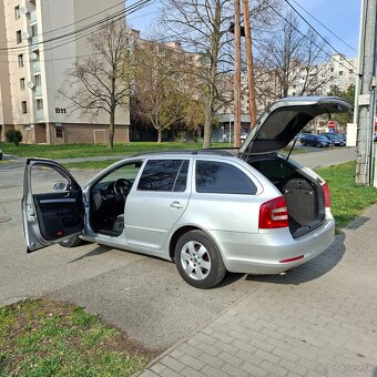 Škoda Octavia Combi 2.0 TDI Elegance facelift " RS " - 16