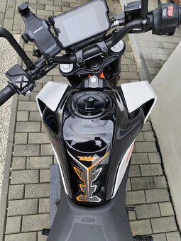 KTM DUKE - 390, r.2017 - 16
