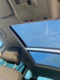 Škoda Superb 2.0 TDi DSG PREMIUM 110kw Combi Matrix Pano - 16