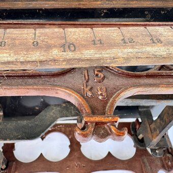 Muzejní váha pro miminka do 15 kg top kus do sbírky - 16