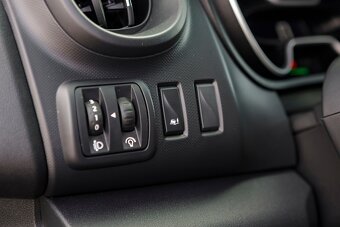 Renault Trafic 2.0dCi 107kW 145k M6 L2H1 3 miestny 03/2021 - 16