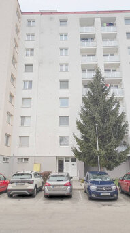 Veľký 4-izbový byt, 90m2, Piešťany - 16