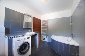 5-izbový rodinný dom s garážou v Kalinkove - 16