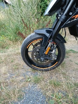 KTM duke 790 - 16