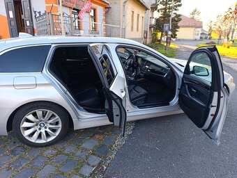 BMW 530 XDRIVE Rad 5 combi, 190kW Doťah dverí, Koža - 16