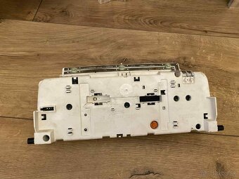 Prístrojová doska na VW PASSAT B4 variant - 16