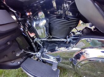 Harley Davidson Road Glide - 16