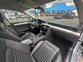 Volkswagen Passat Variant 2.0 TDI R-Line 4Motion DSG - 16