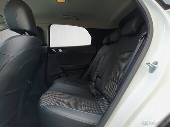 Kia XCeed 1.5 T-GDi M6 GOLD - Deluxe White - 16