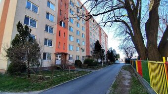 3. izb. reprezentatívny, zrekonštruovaný, zariadený byt. TOP - 16