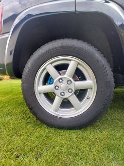 Jeep Cherokee - 16