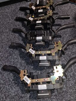 Tlačidlá, kastlík, reproduktory vW Touareg 7l - 16