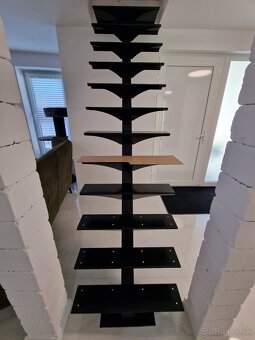 SCHODY NA MIERU - 16