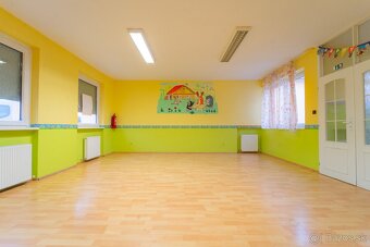 ATYPICKÝ RD NA HLAVNOM ŤAHU - VHODNÝ NA PODNIKANIE - 16