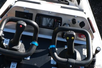 Vmeng Spartan SS1950 mininakladač - 16