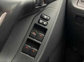 TOYOTA   VERSO - 16