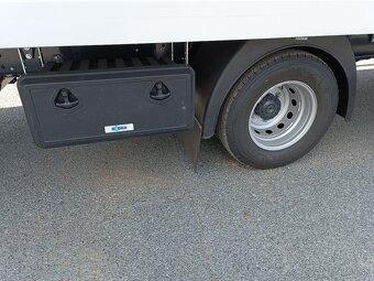 Iveco Daily 72C18 P/A 3,0 D skříň, čelo,r.v.2024 Zánovní vůz - 16