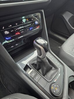 VW Tiguan 2.0tsi (benzin) 140kw, 4x4,DSG (automat) r.v. 2022 - 16