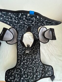 Hokejová výstroj - 16