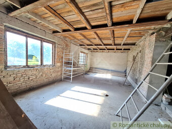 Rozostavaný rodinný dom s veľkým pozemkom v podunajskej ob - 16