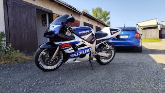 SUZUKI GSX-R 600 K3 r.v.2003 - 16