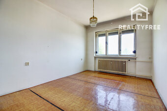 Na predaj: 4 izbový rodinný dom na pozemku 481 m², obec Dobr - 16