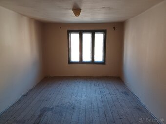 Budova s veľkým potenciálom v centre Modrého Kameňa - 16