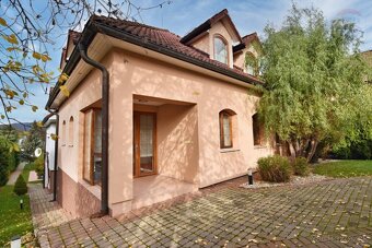 Rodinný dom 5 -izbový  , 330m2 pre náročného klienta na poze - 16