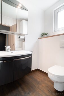 Nadštandardný dom s veľkým pozemkom - Pereš - Predaj - 16