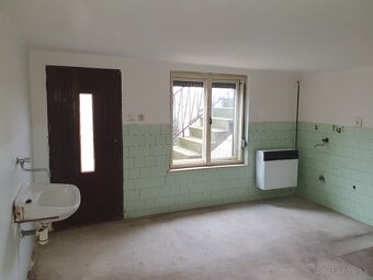 Kvalitný murovaný rodinný dom v okrese Levice - 16