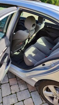 Spoľahlivá Honda Civic 1.8 Automat – STK/EK do 2027 103
 - 16