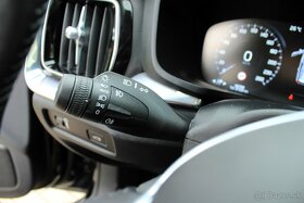 Volvo V60 D4 Momentum Pro A/T 2020 - 16