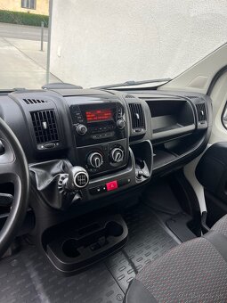 Citroën Jumper 2.2 BlueHDi model 2020 L3H2 - 16