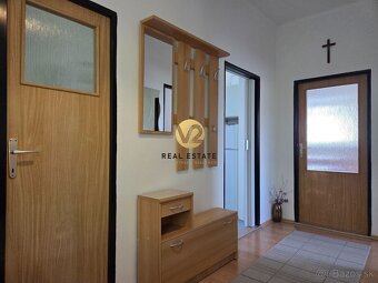Na PREDAJ RD Zobor s krásnym pozemkom 941m2 - 16