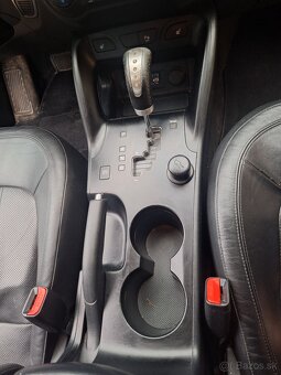 Hyundai ix35 2.0 CRDi 16V 4x4 AUTOMAT 2 majiteľ - 16