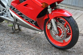 Honda VFR 750 RC36 - 16