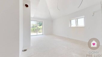 NOVINKA: SKOLAUDOVANÁ NOVOSTAVBA BUNGALOVU-133,5m2, POZEMOK - 16