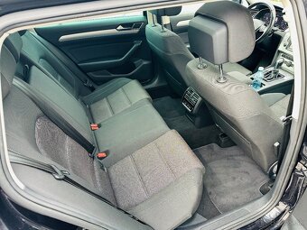 Volkswagen Passat Variant Comfortline 2.0Tdi 4/2017 - 16