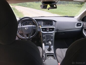 VOLVO V40 D2 - 16