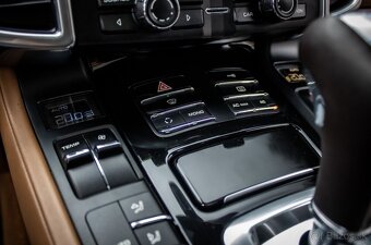 Porsche Cayenne S 4.8 Tiptronic S, 294kw, A8, 5d. - 16