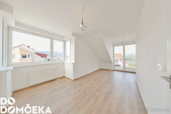DO DOMČEKA | Jedinečný svetlý byt s panoramatickým výhľadom  - 16