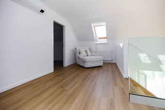 NA PREDAJ- EXKLUZÍVNY- 5 - IZBOVÝ RODINNÝ DOM, MALÁ IDA - PA - 16