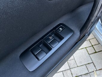 Nissan QASHQAI 7-Miestne 2012 - 16
