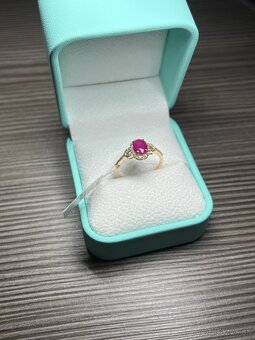💍 Luxusný prsteň s prírodným rubínom a diamantmi - 16