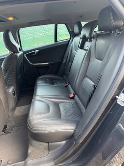 Volvo V60 2.0 D3 5válec 100kw/136PS manuál-6,Summum,Xenon - 16