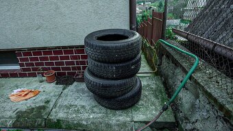 Bridgestone 265/65 R17 - 16