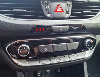 Hyundai i30 1.6CRDi Style Facelift SR 1majiteľ V záruke Top - 16